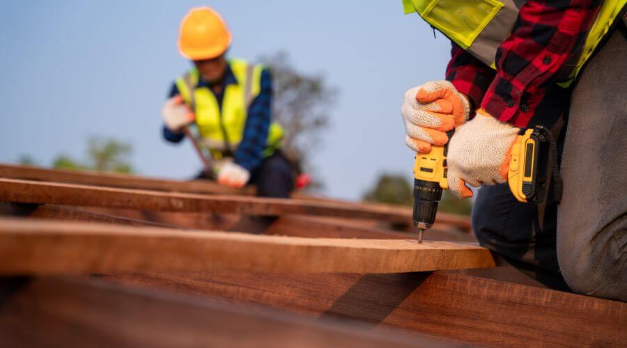 Professional gutter cleaning in Morton, WA